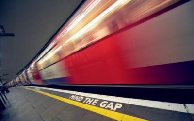 Cenas do metrô de Londres - Beatriz Portugal cenas-do-metro-de-londres---beatriz-portugal